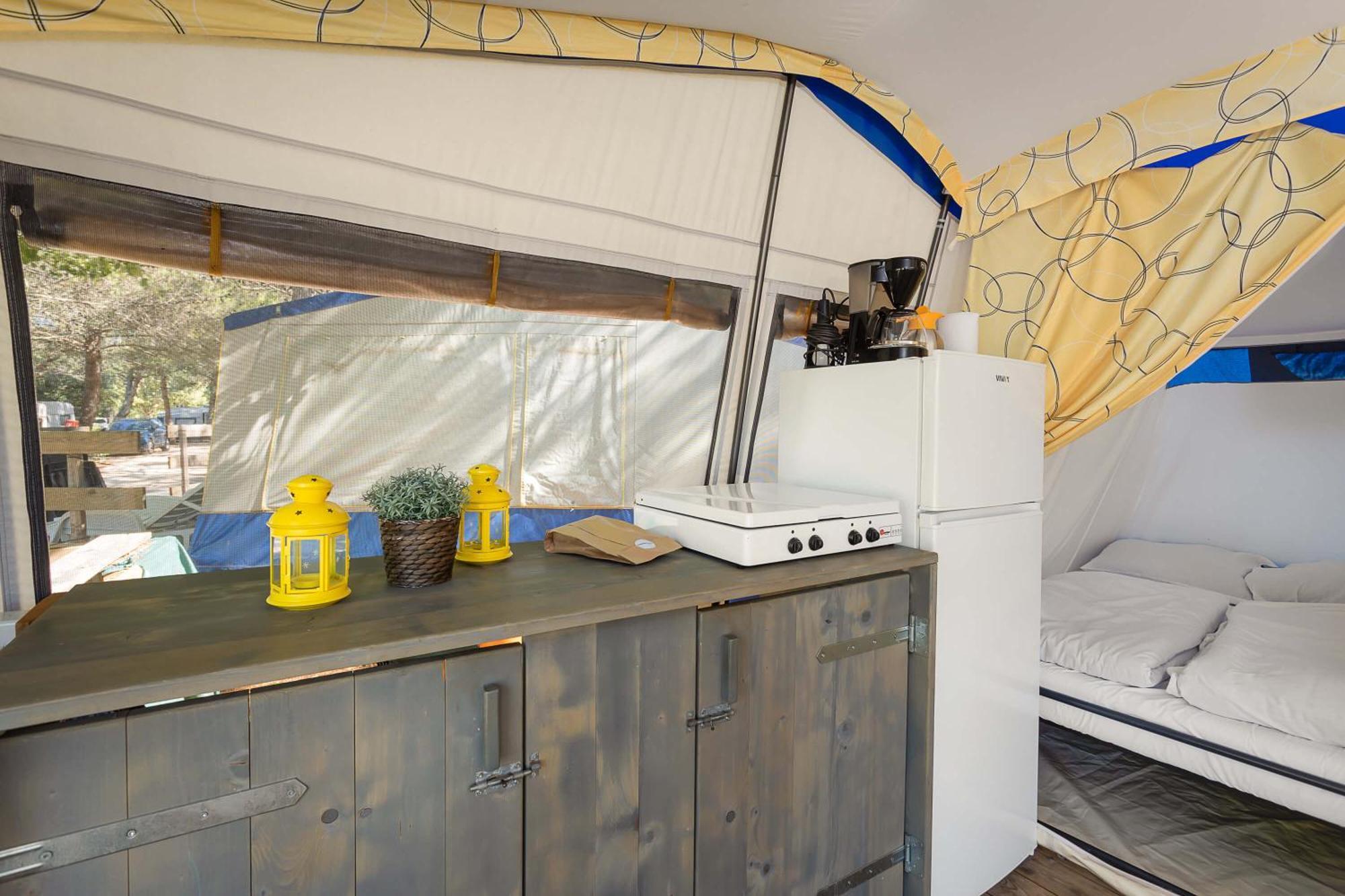Easyatent Bungalow Tent Lanterna Červar-Porat Oda fotoğraf