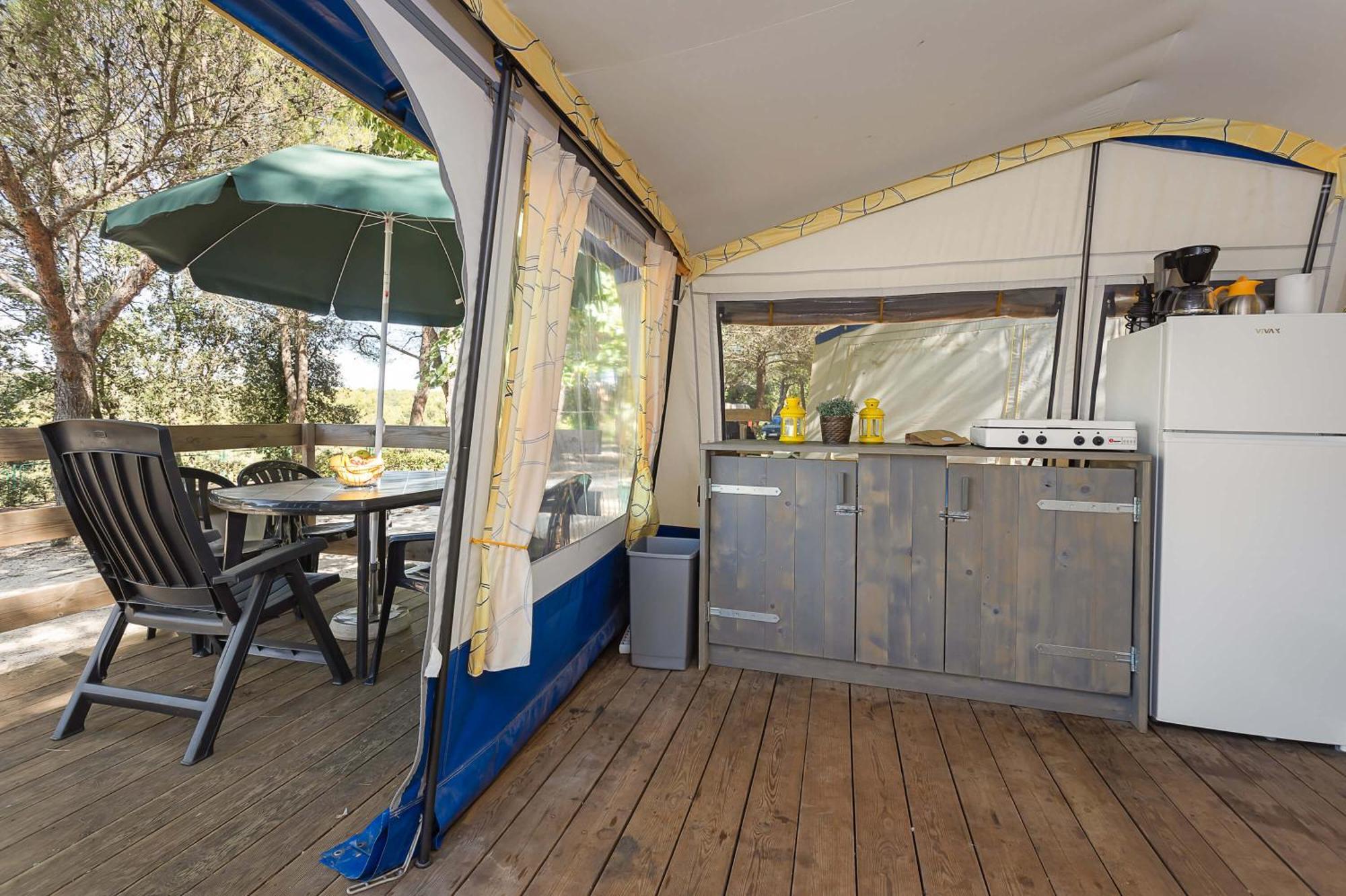 Easyatent Bungalow Tent Lanterna Červar-Porat Oda fotoğraf