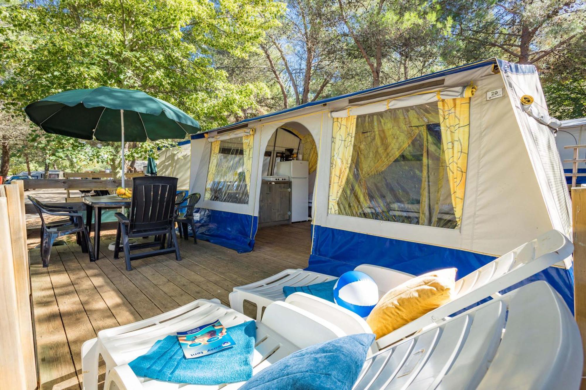 Easyatent Bungalow Tent Lanterna Červar-Porat Oda fotoğraf