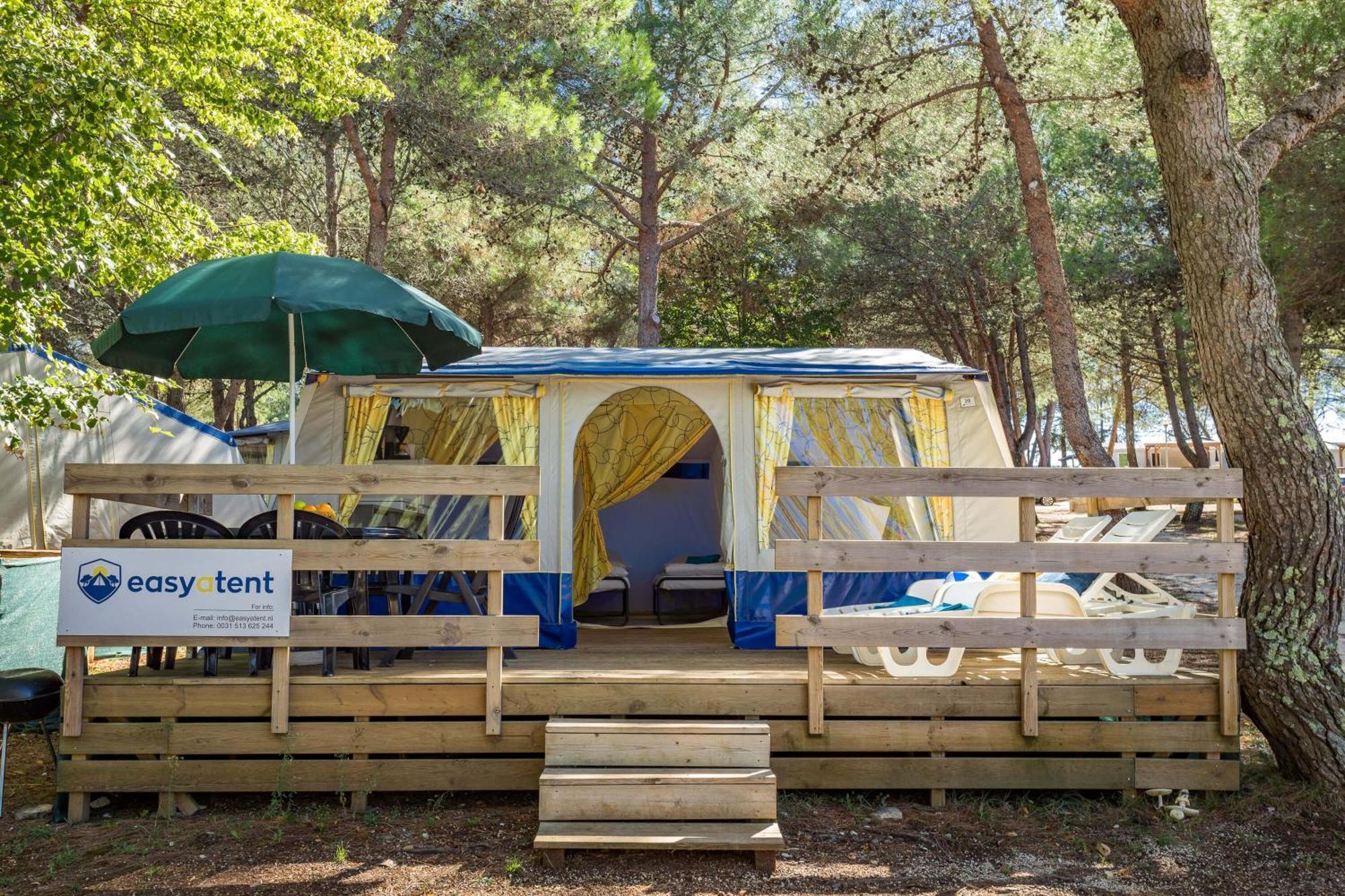 Easyatent Bungalow Tent Lanterna Červar-Porat Oda fotoğraf