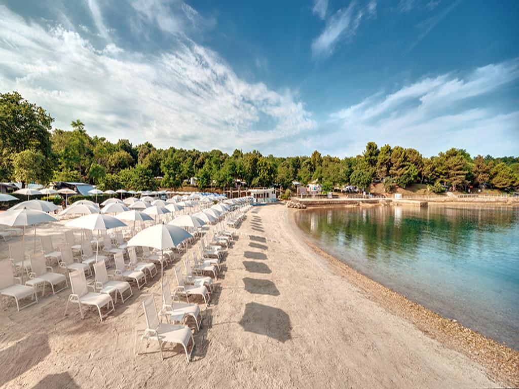 Easyatent Bungalow Tent Lanterna Červar-Porat Dış mekan fotoğraf